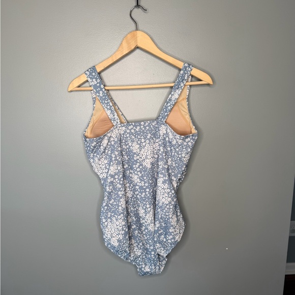 NWT Lands’s End Ditsy Floral One Piece Swimsuit - Picture 3 of 10